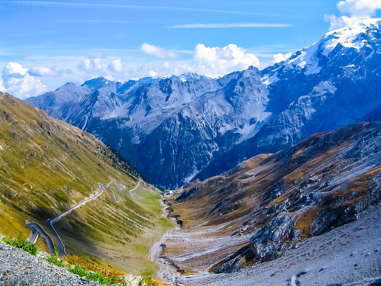 mountains-236069_1280